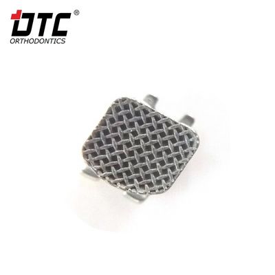 Les supports métalliques de la série DTC Bright sont la clé d'un traitement orthodontique de classe II réussi