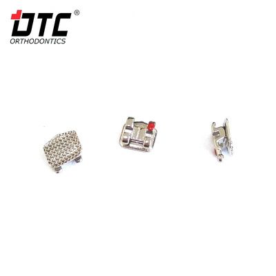 Les supports métalliques de la série DTC Bright sont la clé d'un traitement orthodontique de classe II réussi