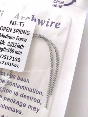 Durée de conservation 3 ans Ortodontie dentaire à serpentins ouverts avec un diamètre de 0,010&quot; / 0,012&quot;
